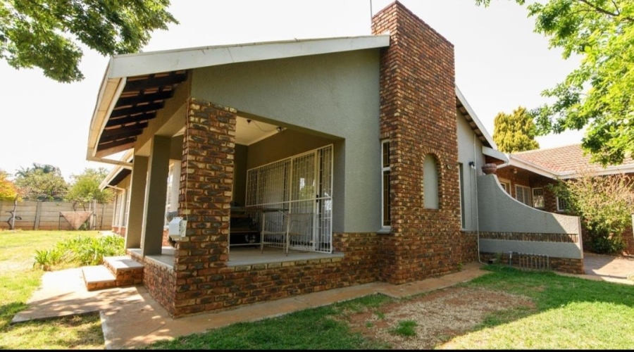 4 Bedroom Property for Sale in Wilkoppies North West